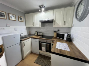 194, Belle Aire, Hemsby - Two bed recently renovated chalet, sleeps 4, pet friendly, free Wi-Fi and bed linen and towels included